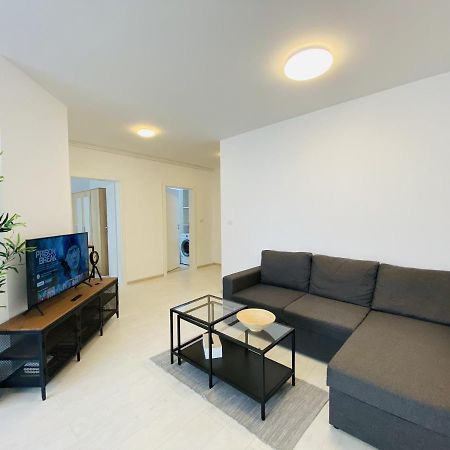 Charming Flat In Brasov With Balcony Panoramic View Leilighet Eksteriør bilde